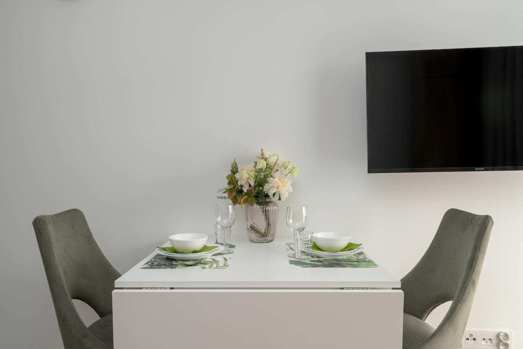 Stylowe Studia Z Tarasem W Poznaniu By Renters